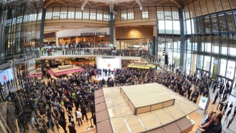 Canali&C firma il lancio del centro commerciale Elnòs Shopping